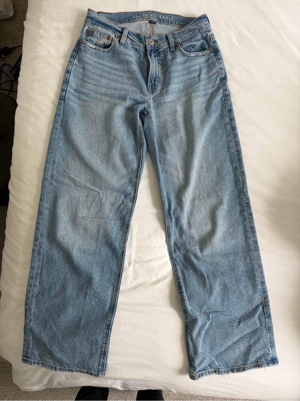 American Eagle Outfitters Light Blue Relaxed Fit Jeans. Short length